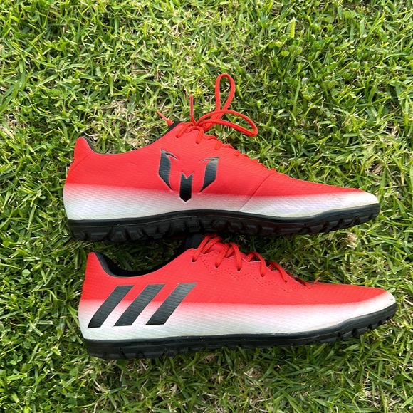 Adidas Messi soccer shoes size 7.5 - Picture 2 of 9